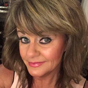 Meet your Posher, Angie